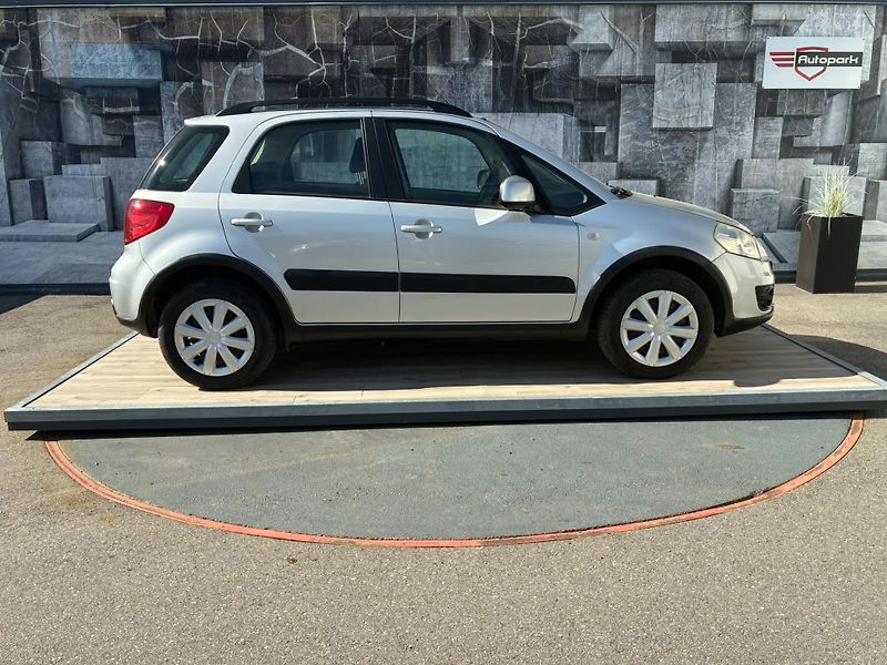 Suzuki SX4 (2011) 1.6i, 88KW, VYHŘ. SEDADLA, 4X4 - fotka 5 z 23