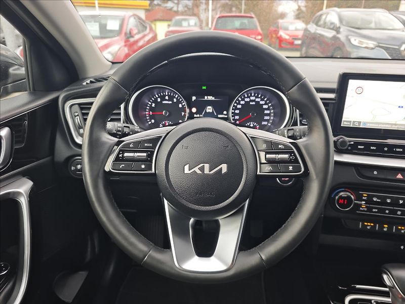Kia XCeed 1,5 T-GDI 7DCT automat  TOP - fotka 17 z 21