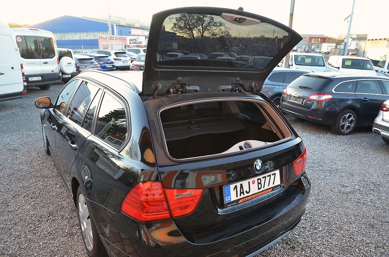 BMW Řada 3 (2012) 320d 135kW AT Touring NAVI - fotka 9 z 35