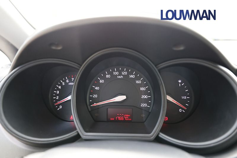 Kia Rio 1.4 DOHC - fotka 6 z 21