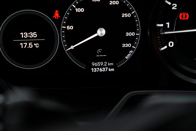 Porsche 911 - fotka 17 z 27