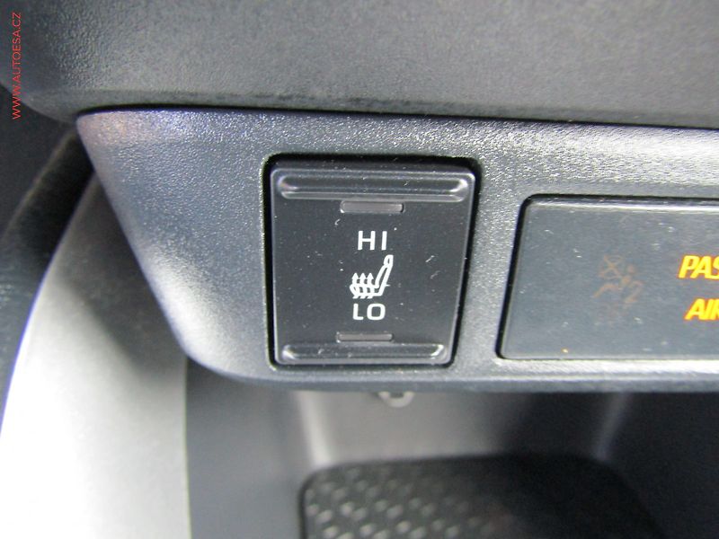 Mazda 2 (2023) 1.5 VVFi hybrid, 1.maj,ČR - fotka 19 z 22