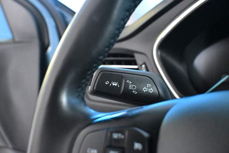 Ford Focus (2023) 1.5 LED TITANIUM Kamera 8AT EC - fotka 13 z 28