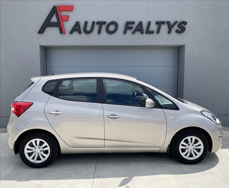 Hyundai ix20 1,6 i 91KW ČR.8TIS KM 1.MAJ. - fotka 2 z 23