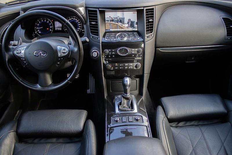 Infiniti QX70 Verze S, servisované, DVB-T - fotka 15 z 53