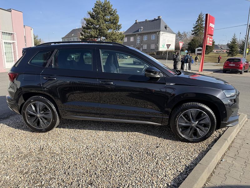 Škoda Karoq 2,0 TSi/140kW 4x4 DSG Sportlin - fotka 8 z 94