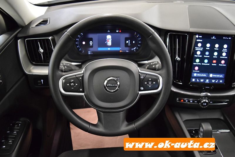 Volvo XC60 2.0 B4 AWD MOMENTUM 2022 - fotka 28 z 54