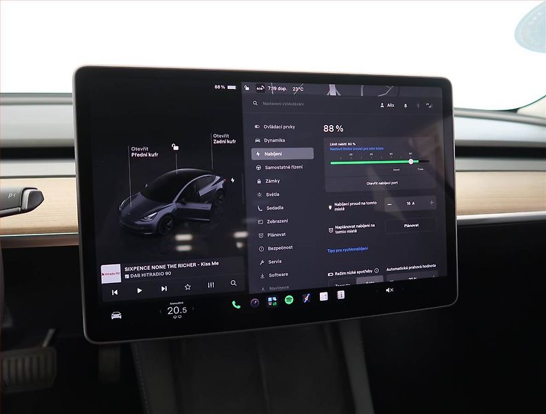 Tesla Model 3 (2023) Long Range 4WD 84kWh, SoH 97% - fotka 20 z 32