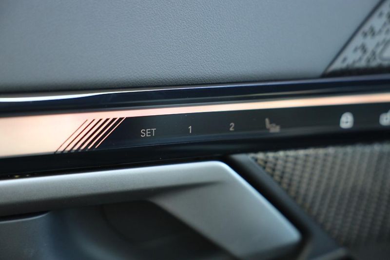 BMW Řada 5 540d xDrive Touring - fotka 15 z 18