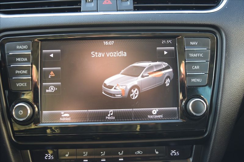 Škoda Octavia 1,6 TDI 77KW ALU KLIMA NAVI - fotka 39 z 48