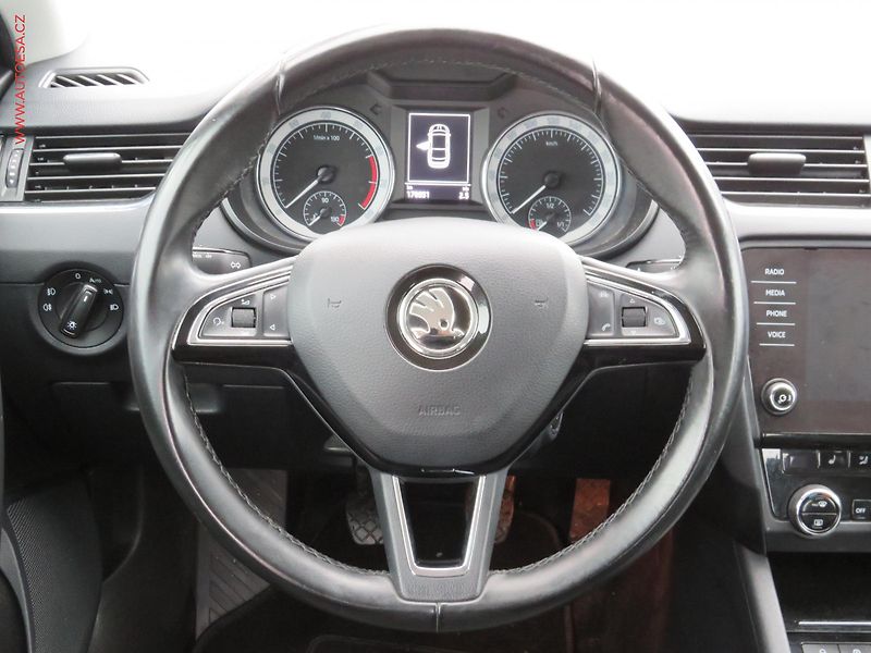 Škoda Octavia (2017) 1.0 TSi, ČR, Style, xenon - fotka 15 z 33