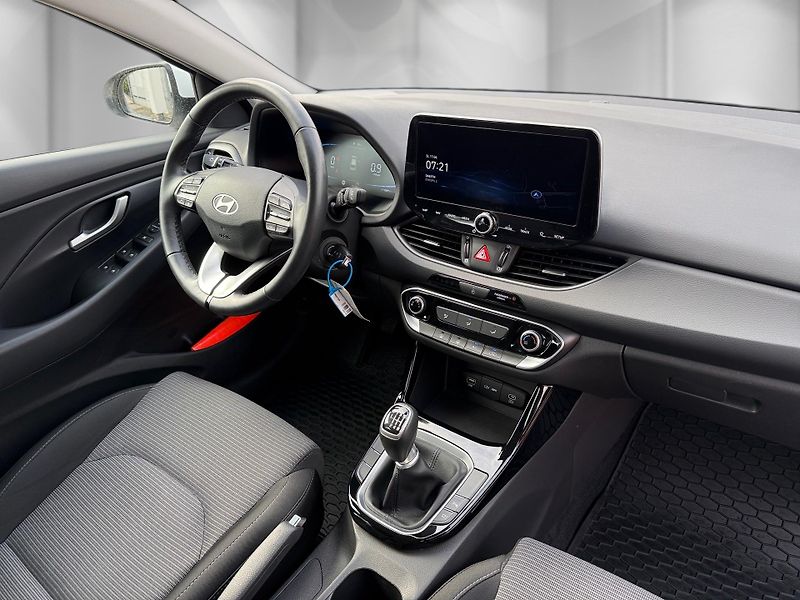 Hyundai i30 (2024) 1,0 T-GDi 74 kW SMART - fotka 21 z 23