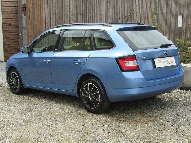 Škoda Fabia (2016) 1.2 TSI 66kW  ZIMNÍ+LETNÍ PNEU - fotka 5 z 36