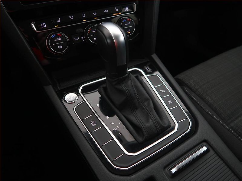 Volkswagen Passat (2020) 2.0 TDI, Automat, Navi - fotka 13 z 28