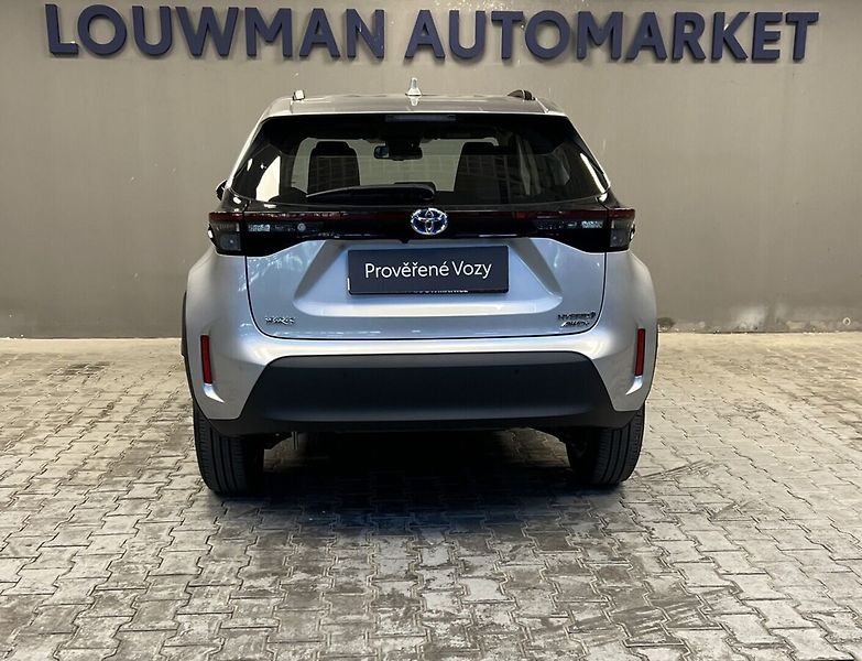 Toyota Yaris 1,8 Hybrid AT AWD Comfort Tech - fotka 14 z 16