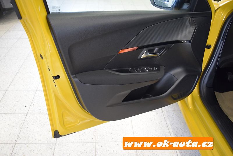 Peugeot 208 1.2 PT 35 000 KM 2023-DPH - fotka 24 z 48