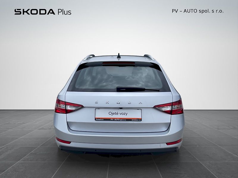 Škoda Superb (2022) 2.0 TDI 110kW DSG Style Plus c - fotka 29 z 34