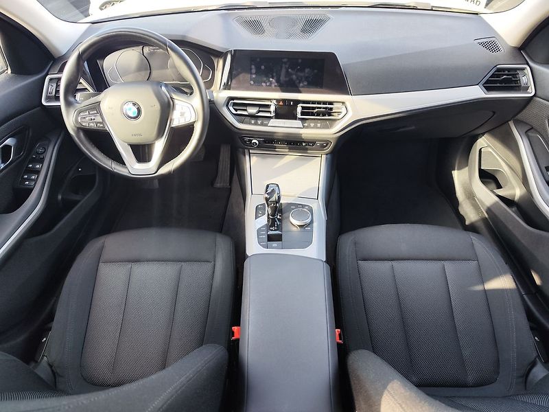 BMW Řada 3 E330/215kW Sportline AT PHEV - fotka 13 z 34