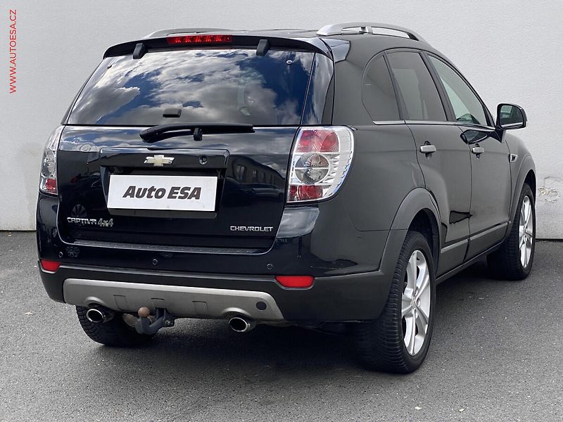 Chevrolet Captiva (2012) 2.2 VCDi 4X4, LTZ, AT, šíbr - fotka 4 z 21