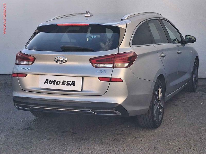 Hyundai i30 (2022) 1.5T-GDi 48V MHEV, ČR, Style - fotka 4 z 20