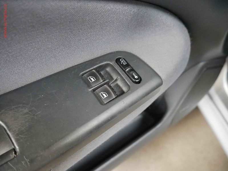 Škoda Octavia (2010) 1.9 TDi, AC, temp - fotka 16 z 16