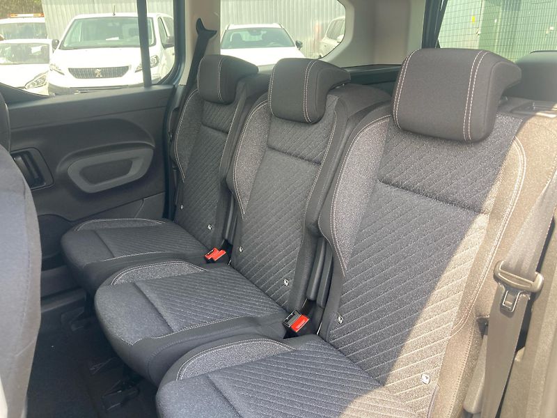 Peugeot Rifter (2025) LONG ALLURE BlueHDi 130 MAN6 - fotka 5 z 6