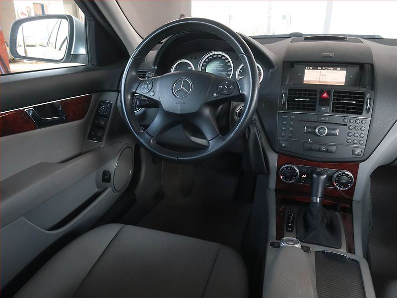 Mercedes-Benz Třídy C (2008) C 200 Kompressor, Automat - fotka 7 z 15