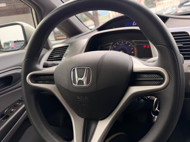Honda Civic 8. gen 1.8 LS - fotka 11 z 21