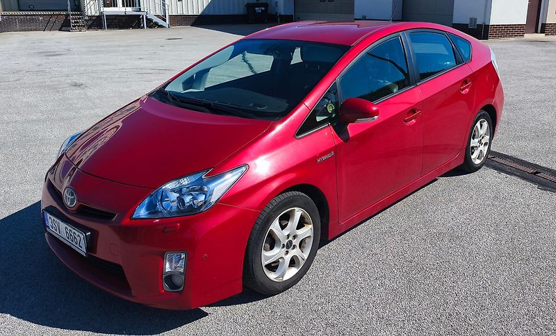 Toyota Prius (2010) Toyota Prius III 1.8 Hybrid  - fotka 1 z 13