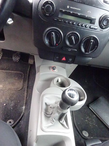 Volkswagen New Beetle (2003) Cabrio 1,4 55 KW - fotka 8 z 13