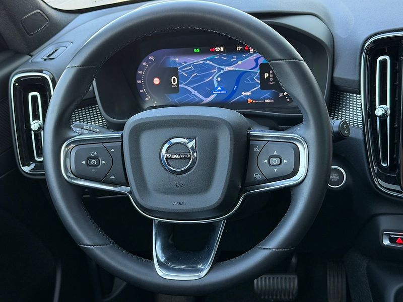 Volvo XC40 ULTIMATE DARK B4, PIXEL LED, N - fotka 24 z 25