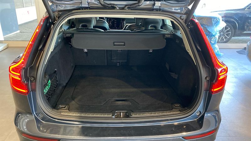Volvo V60 Cross Country, D4 AWD Drive-E, - fotka 9 z 31