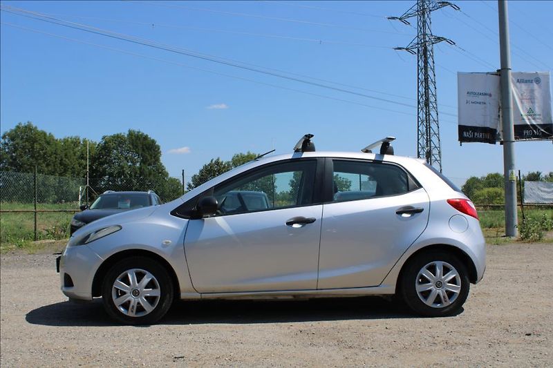 Mazda 2 1,3 i  STK 3/2027, KLIMA - fotka 8 z 20