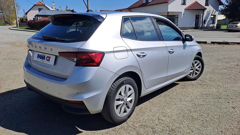 Škoda Fabia 1.0 TSI Comfort+NAVI - fotka 6 z 26