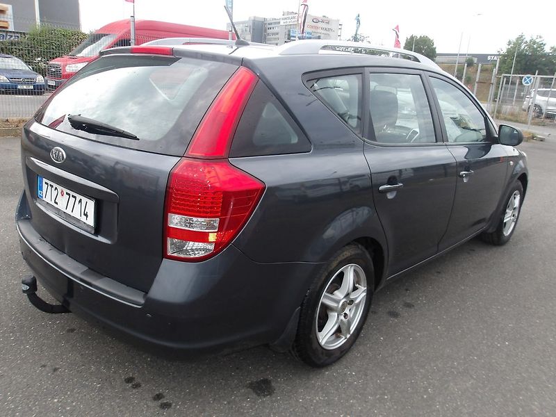 Kia Ceed 1,4i ČR ! NAJ.94000 km !!! Ser - fotka 9 z 34