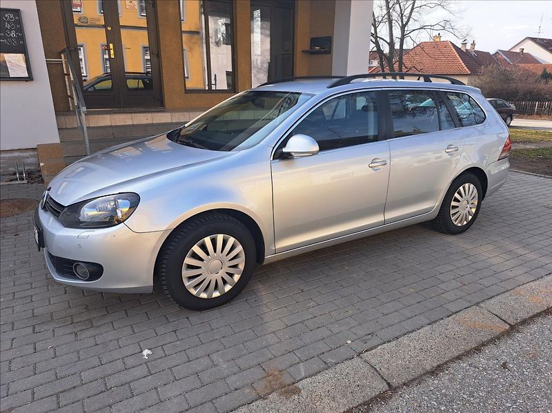 Volkswagen Golf 1,6 TDI Variant - fotka 4 z 43