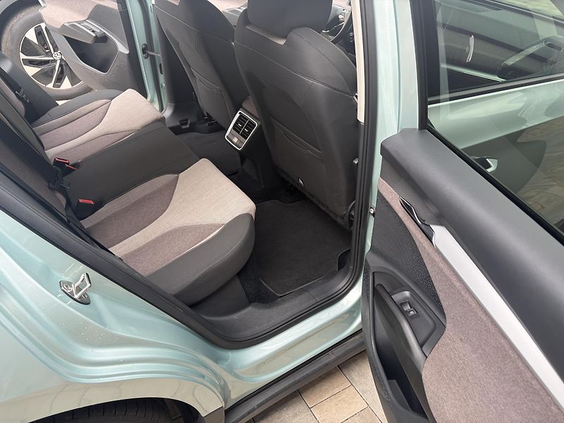 Škoda Enyaq (2021) 60, TC, SOH:89%, Matrix, tazne - fotka 12 z 15