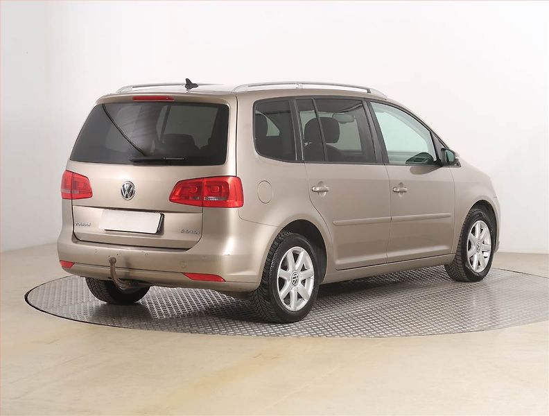 Volkswagen Touran (2013) 2.0 TDI, Navi, Tempomat - fotka 5 z 19