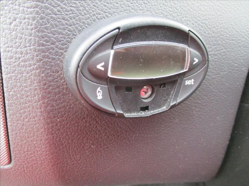 Volkswagen Multivan 2,5 TDI,4x4,aut.klima,servis, - fotka 20 z 38