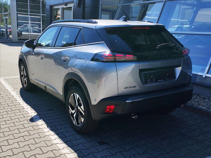 Peugeot 2008 (2026) 1,2 2008 ALLURE Hybrid 145 e-D - fotka 11 z 17