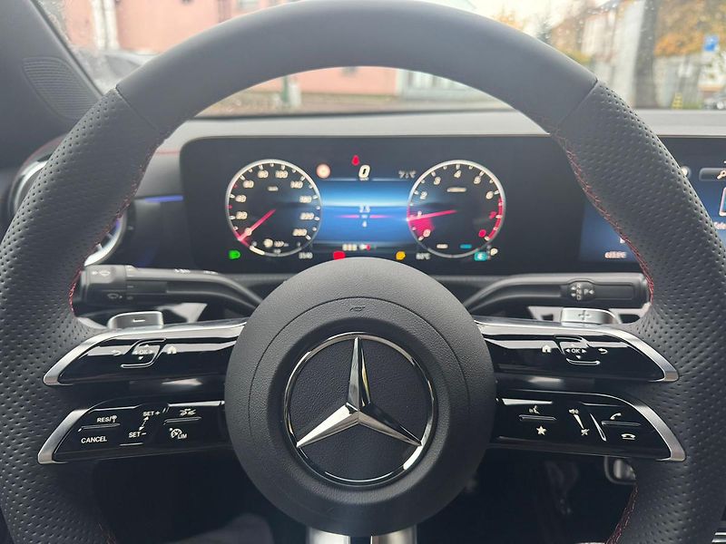 Mercedes-Benz CLA 200 AMG Style Edition AKCE - fotka 13 z 22