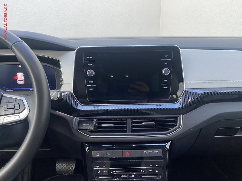 Volkswagen T-Cross (2024) 1.0 TSi, 1.maj,ČR, Style, DSG - fotka 12 z 18