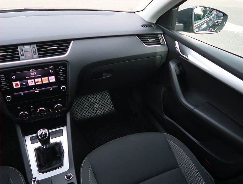Škoda Octavia (2019) Ambition Plus 1.6 TDI - fotka 8 z 21