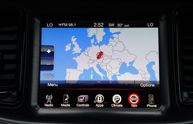 Dodge Challenger 5.7L V8 Hemi/Shaker/kůže/375 P - fotka 35 z 41