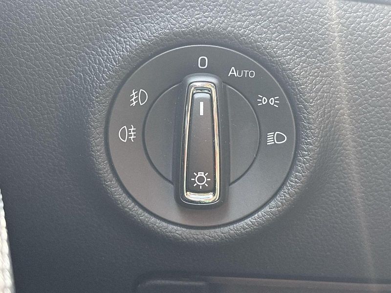 Škoda Superb (2023) Combi 2.0 TDI 4x4 DSG L&K - fotka 16 z 33