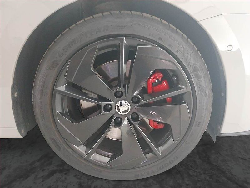 Škoda Octavia (2021) RS 2.0 TSI - fotka 15 z 22