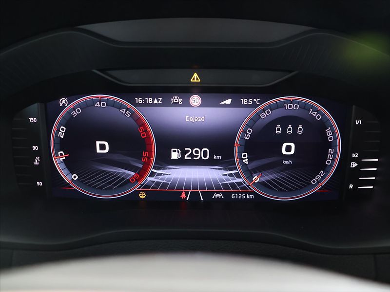 Škoda Karoq 2,0 TDI Sportline 4x4 DSG 1.ma - fotka 23 z 47