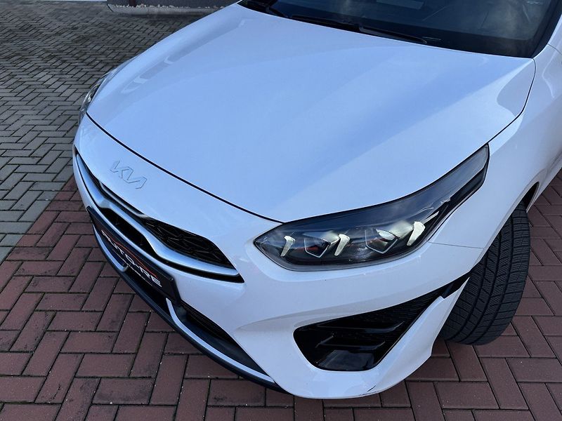 Kia Ceed (2022) 1.5i TGDi GT-Line Automat LED - fotka 34 z 49