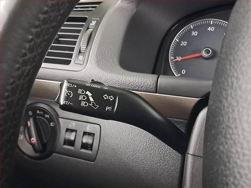 Volkswagen Touran (2007) 1.4 TSI, Tempomat - fotka 20 z 20