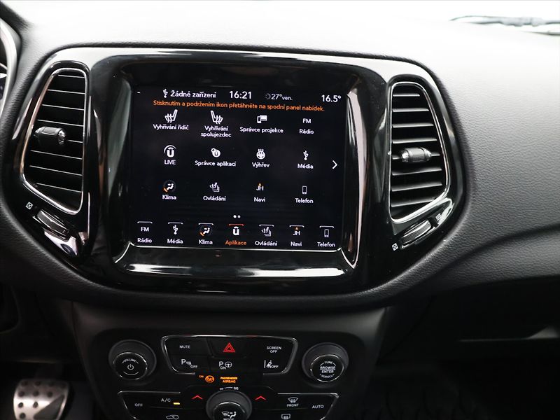 Jeep Compass 1,4 MultiAir Aut. 4WD Limited - fotka 18 z 23